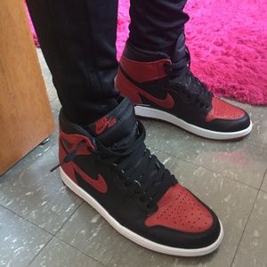 Meet your Posher, Tee